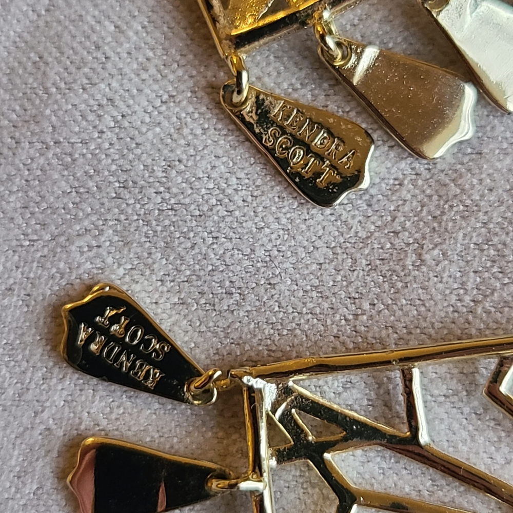 Kendra Scott Small Sami Earrings in Gold - Picture 3 of 3